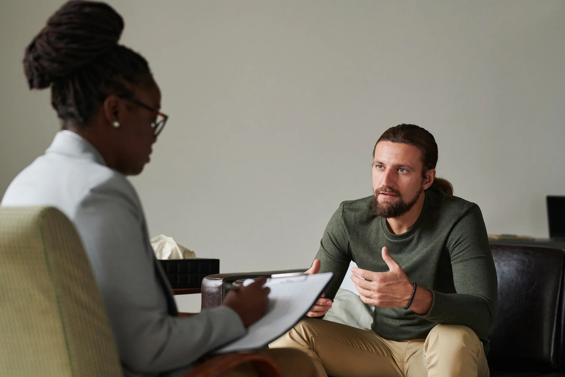 mental health professional, speaking to patient